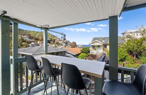 Avalon Apartment | Charming 2-bedroom apartment with Ocean Views!