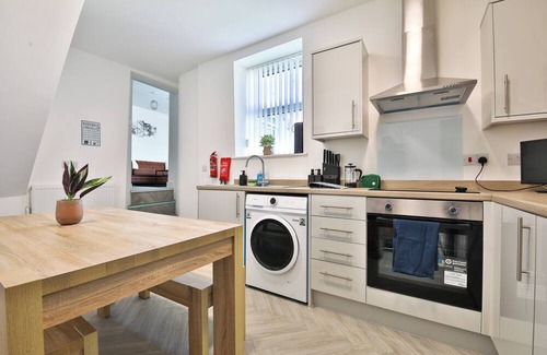 Cwmbrwla Apartment | Cosy & Stylish 2 Bedroom Apartment