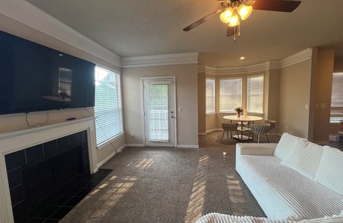 Rock Creek Apartment | Charming 2-bedroom apartment with WiFi, AC in terrific Little Rock