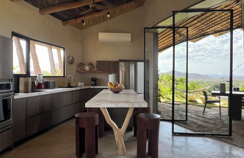 Matapalo Villa | Moon Shape Villa with 360-degree Mountain Views
