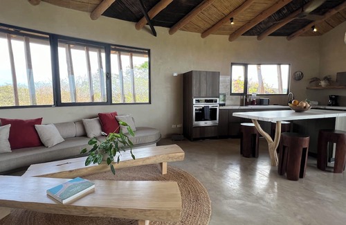 Matapalo Villa | Moon Shape Villa with 360-degree Mountain Views