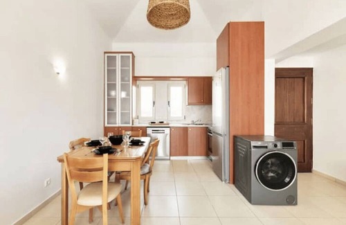 Maleme Villa | Cassiopeia 5 Bedroom Villa on beach with pool