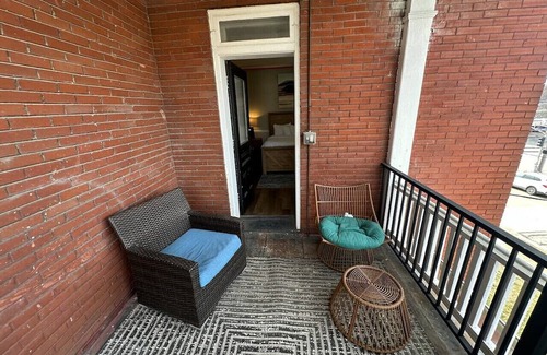 St. Charles Historic District House | 1st Capitol Mansion - Suite 302