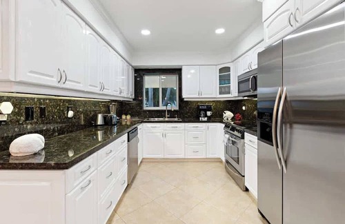 East Fort Lauderdale House | Walking from the beach 3Br Villa