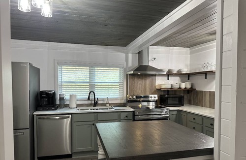 Lookout Valley Neighborhood Association House | New - Private pond stocked with fish - game room - fireplace - 2 acres to explore