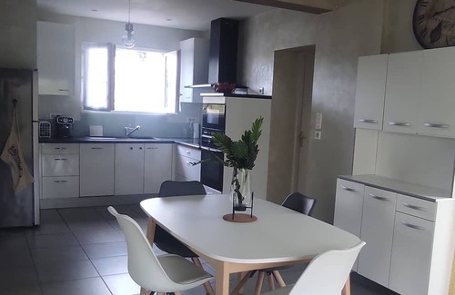 Colomiers House | 6-bedroom house in quiet subdivision
