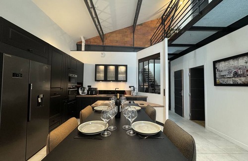 Republique House | Le Garage des 24 heure