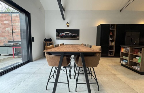 Republique House | Le Garage des 24 heure