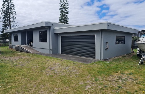 Omaha House | Practically beachfront at Omaha