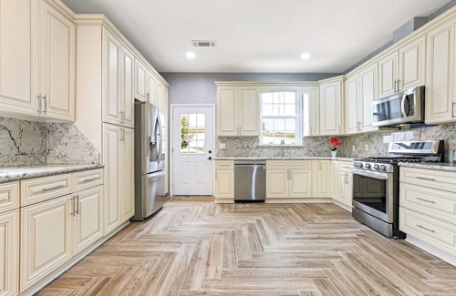 Gentilly House | Spacious 4-bedroom house in wonderful New Orleans with WiFi, AC