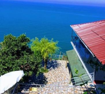 Cayeli House | Kemer Kır Evi