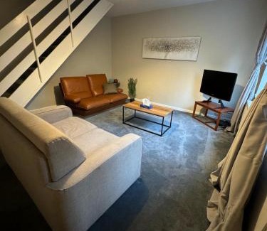 Chorlton-cum-Hardy House | Two Bedrooms-Holiday home