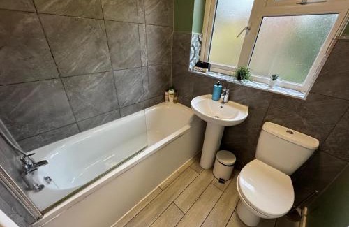 Chorlton-cum-Hardy House | Two Bedrooms-Holiday home
