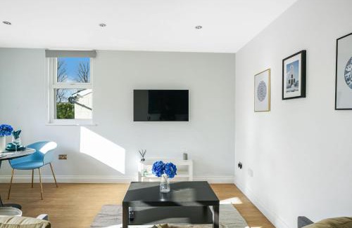 Harlesden Apartment | LiveStay - Modern Apartments on Acton Lane
