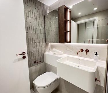 Sands End Apartment | Luxurious Entire Family Apartment