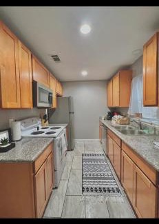 Pensacola Apartment | Cozy 2 Bedroom Near NAS Pensacola