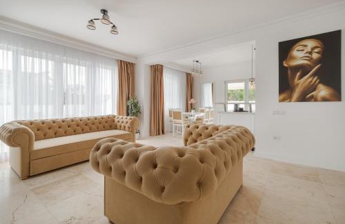 Oradea House | Maya House with Thermal Water Swimming Pool