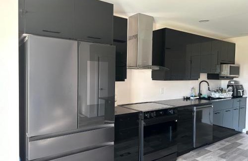 West St. Paul House | Guest suite