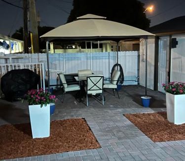 Hialeah Villa | City Chic with a pool