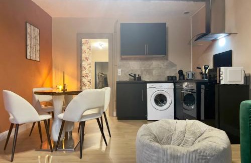 Saint-Avold Apartment | Jungle Chic