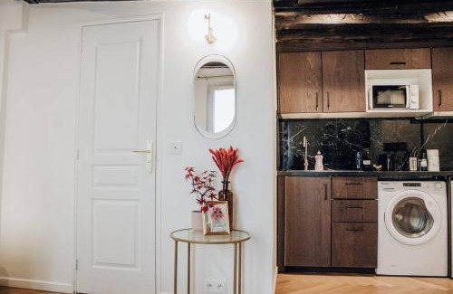 Quartier Sainte-Avoye Apartment | Lovely Studio Le Marais