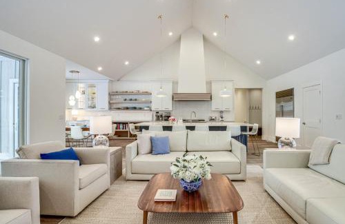 Deerwood House | Luxury Serpent Lake Home with Gourmet Kitchen!