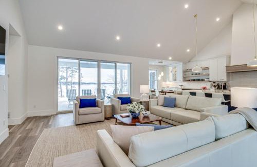 Deerwood House | Luxury Serpent Lake Home with Gourmet Kitchen!