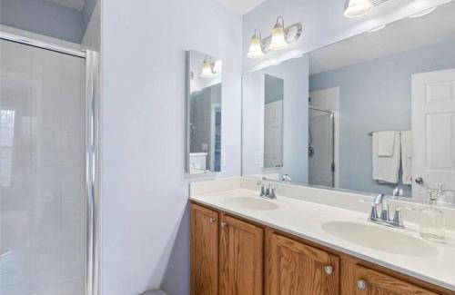 North Chesterfield Apartment | Charming Townhome Oasis