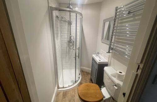 Claverham House | Charming cottage near airport