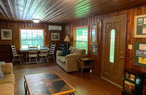 Dunnellon House | Florida Central area farm setting home close to HITS & WEC