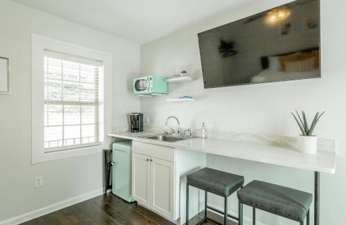 Chattanooga Hotel | 05 The Finn Room - A PMI Scenic City Vacation Rental