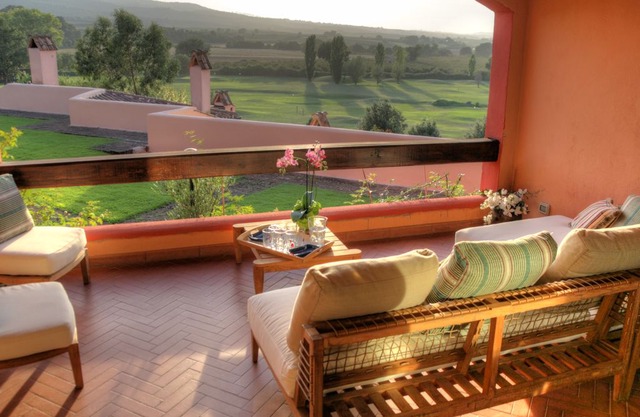 Charming house within the National Golf with swimming pool and panoramic views