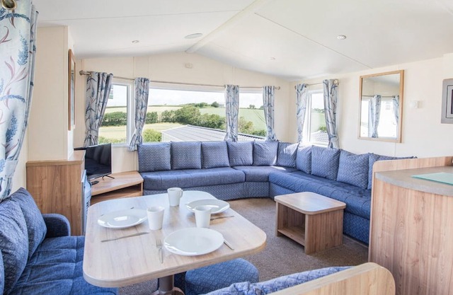 3 bedroom accommodation in Burnham-on-Sea