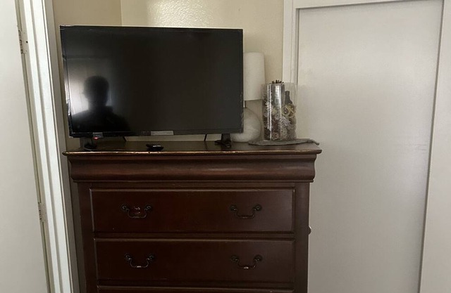 Downtown California, Cozy apartment Fully Furnished