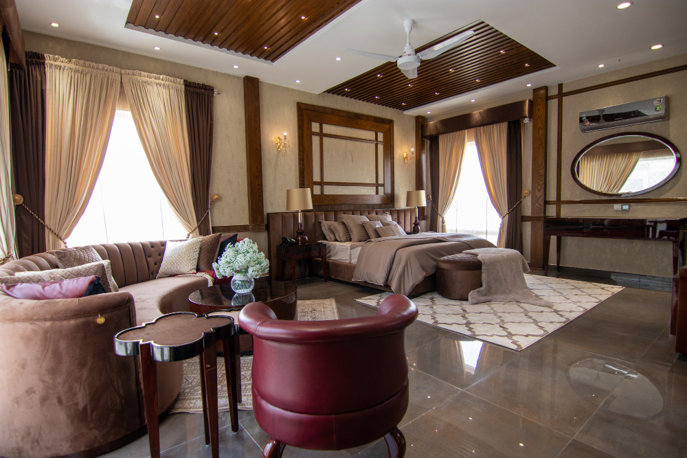 Contemporary & Chic Studio No4-CoHost Collections