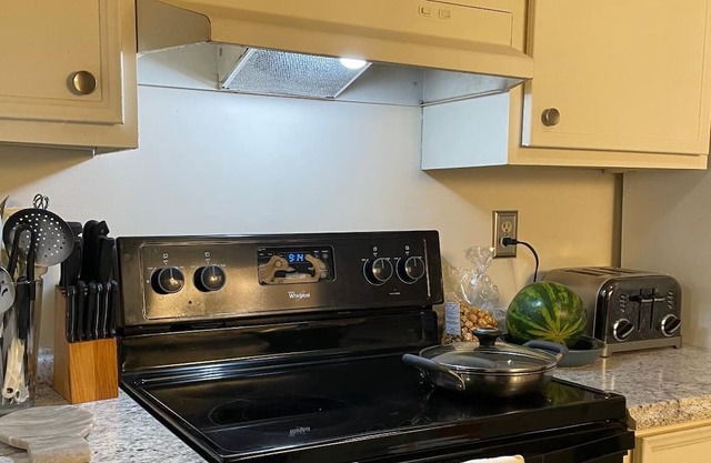 Fully Furnished Housing at 13508 Getty Lane, Woodbridge, Virginia
