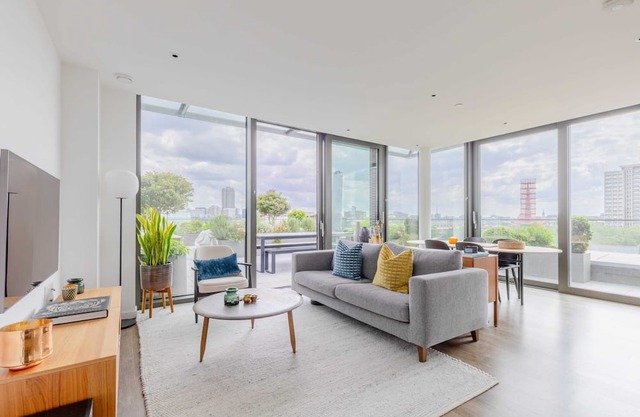 Bright 2BD Flat - 4 min walk to Hampstead Heath!