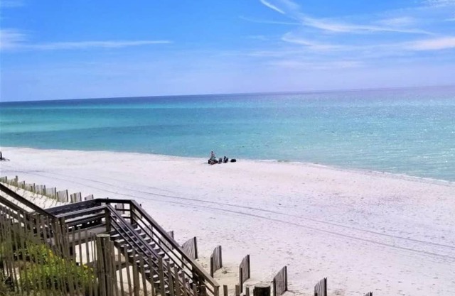 4 Bedroom on Scenic 30A with Plunge Pool ~ Sea Bluffs Villa