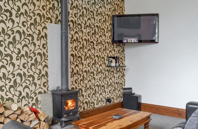2 bedroom accommodation in Claxton, near York