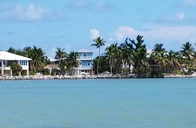 MARCH , MAY SEPT OPEN, quiet waterfront private swim canal, boat dock"PET FRIEN