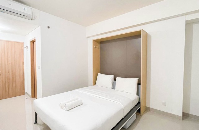 Simple Look Studio (No Kitchen) Near Unhas Bandaraya - Tallasa City Makassar Apartment