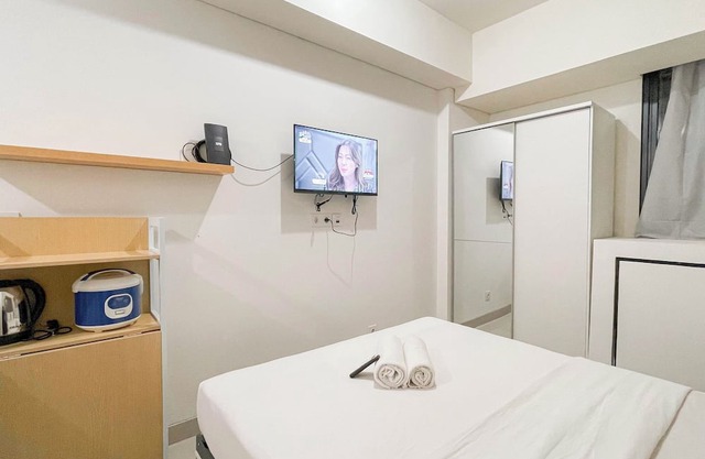 Basic Studio (No Kitchen) Near Unhas Bandaraya - Tallasa City Makassar Apartment