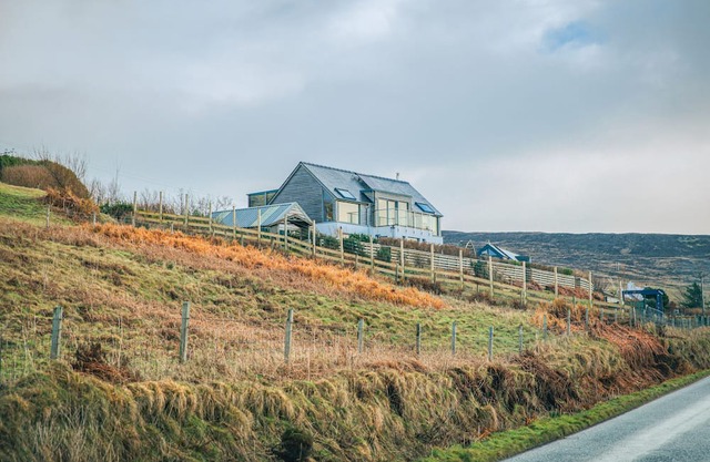 Taigh Glas 3 Bedroom House - Lochbay