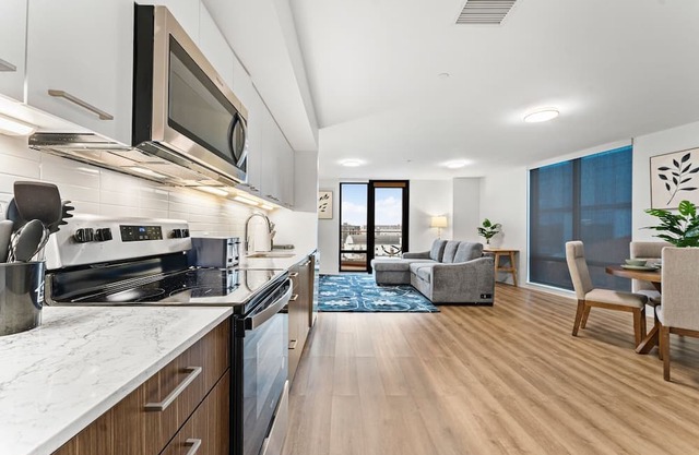 Luxury 1BR near Harvard 8920