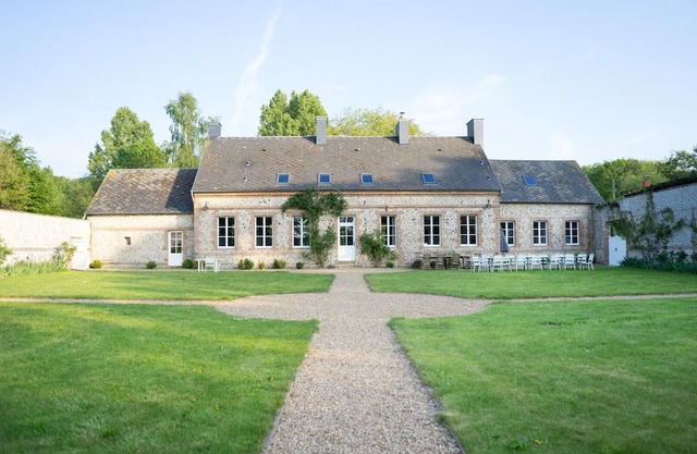 Briquedalles Manor