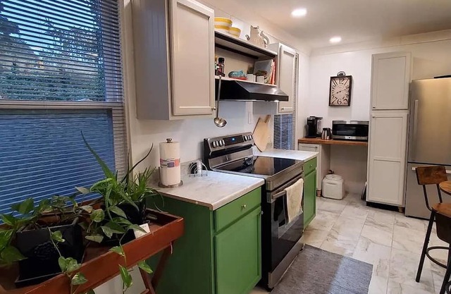 "The Little House on Pike"nCharming 2-bedroom house in wonderful Vevay.