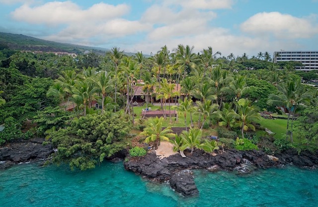 KBM Resorts: Kona Bay House, Free Car, Oceanfront!