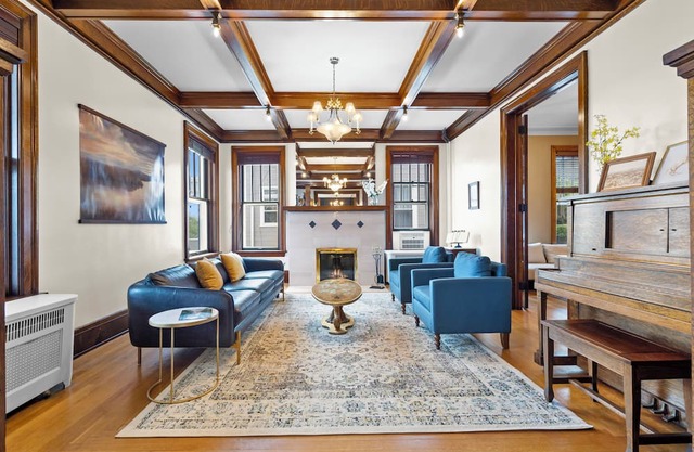 Spacious 7-bedroom house- unique history, modern comforts and incredible views