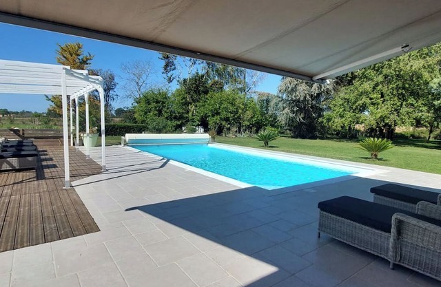 In a beautiful property, very pretty, comfortable guest room in a quiet location.