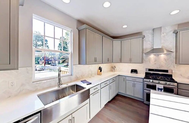 25% Off Sept 26-28! Perfect Location W/Private Balcony